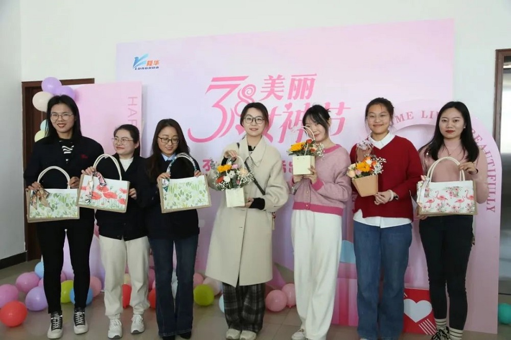 巧手女神，美麗綻放—— 隆華科技集團組織在洛各公司開展“三八”婦女節(jié)活動